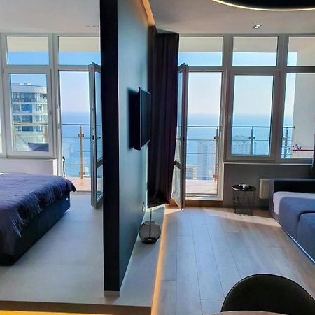 Level 24 - Sea & Sky View Apartment โอเดสซา ภายนอก รูปภาพ